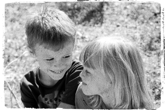 bambini felici in vacanza