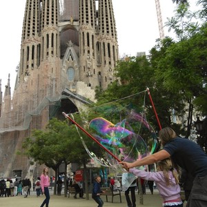 bolle giganti alla sagrada familia