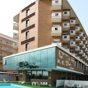 family hotel con piscina a Milano Marittima