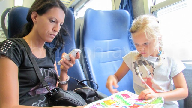 in treno con bambini