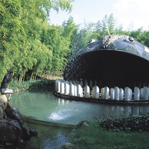 la balena al parco di pinocchio in Toscana Collodi