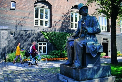 la statua di Christian Hans Andersen ad Odense