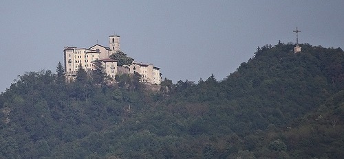 il monastero sul monte Castelmonte