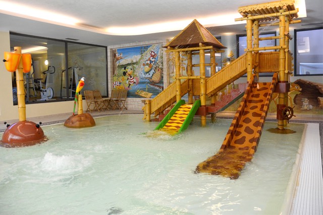 piscina bambini family hotel