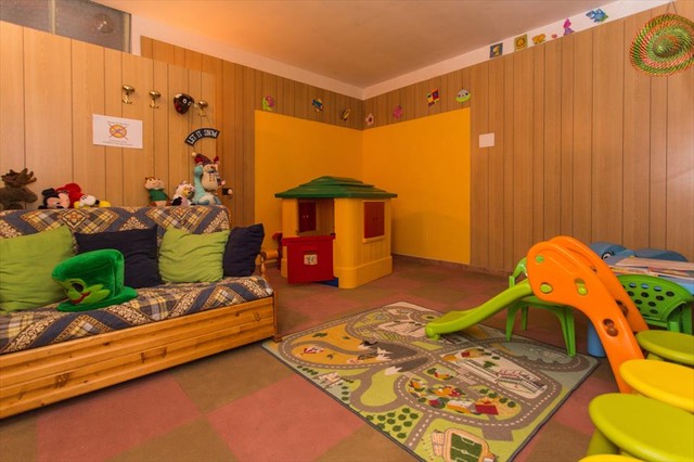 sala per bambini family hotel montagna