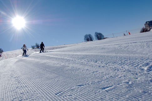 sulla neve con bambini