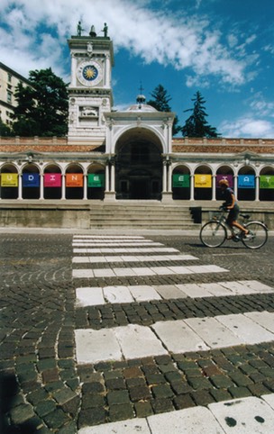 udine centro con i bambini bicicletta