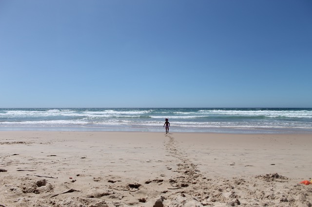 viaggio in portogallo con bambina spiaggia praia do malhao